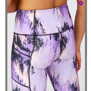 EUC Reebok Leggings